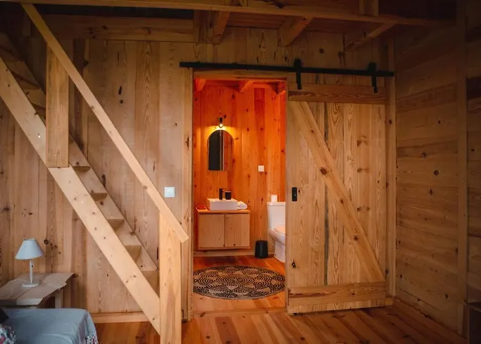 Chalet Blue - De Madeira