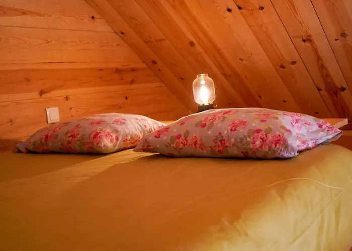 Chalet Blue - De Madeira